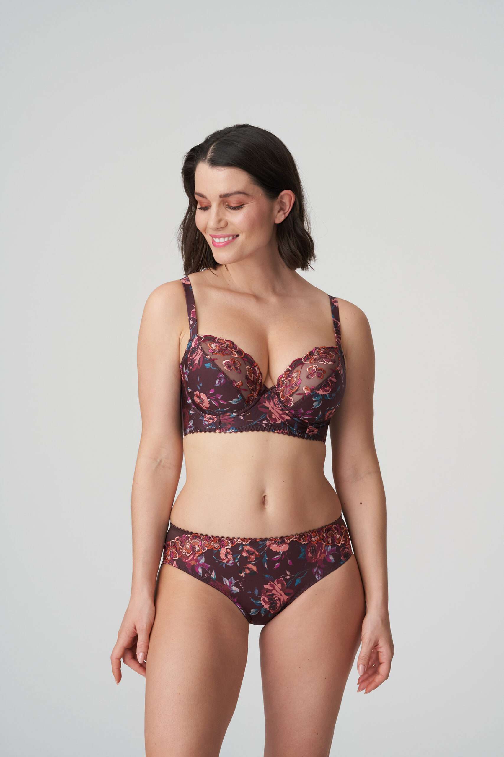 SEVAS aubergine hotpants SEVAS aubergine hotpants