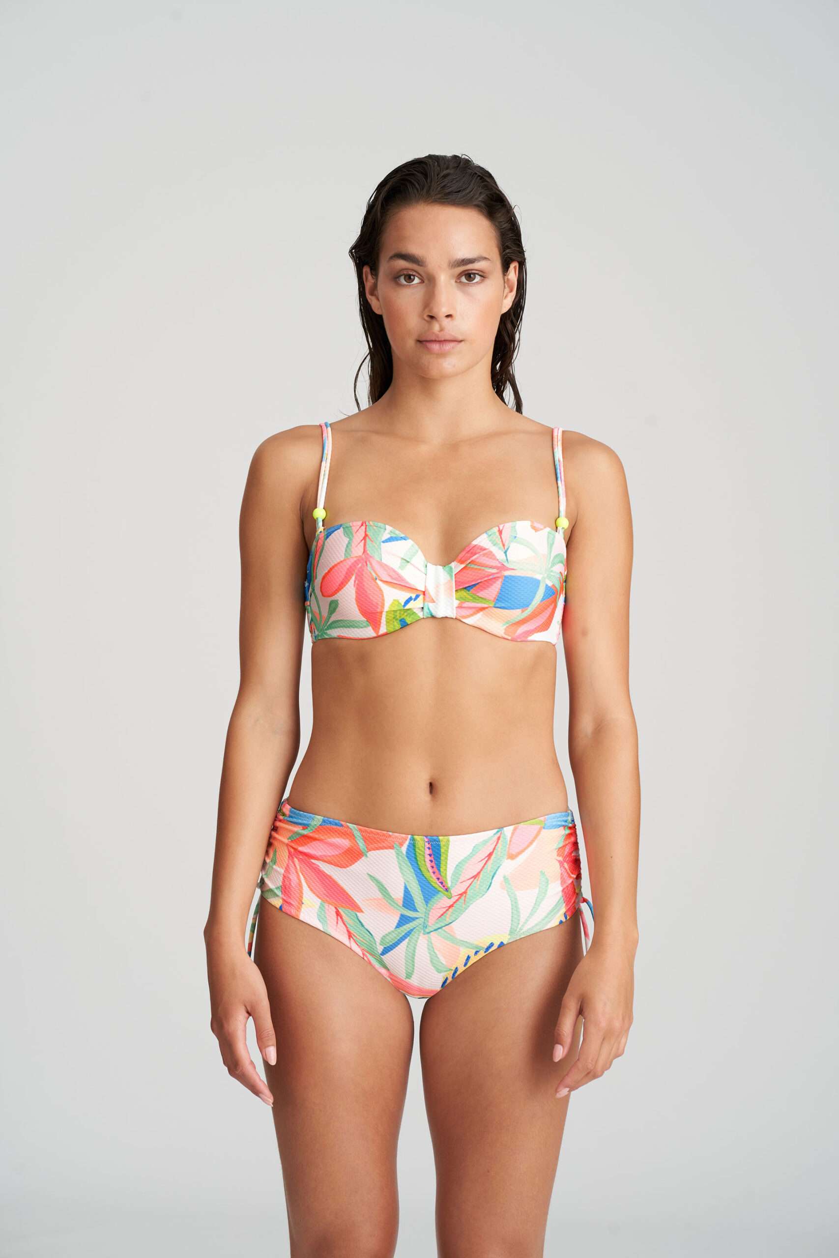 TARIFA Tropical blossom bikini tailleslip met koordjes LET OP >> enkel als setje te koop