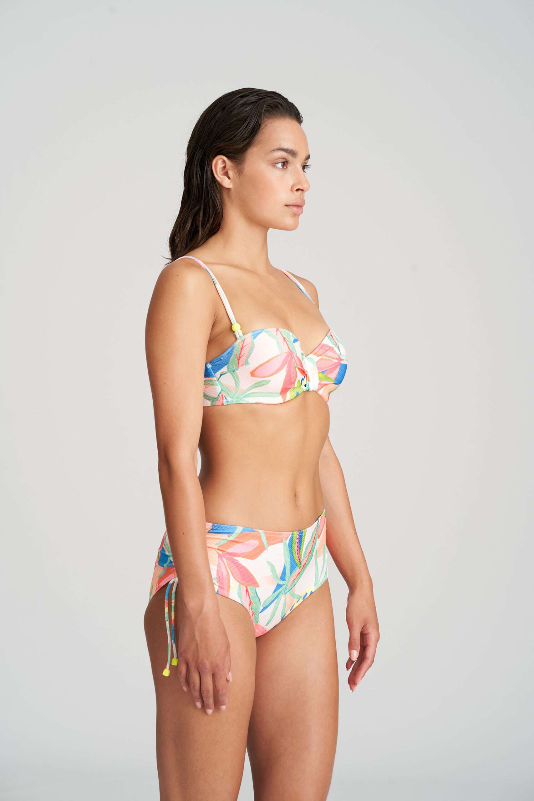 TARIFA Tropical blossom bikini tailleslip met koordjes LET OP >> enkel als setje te koop