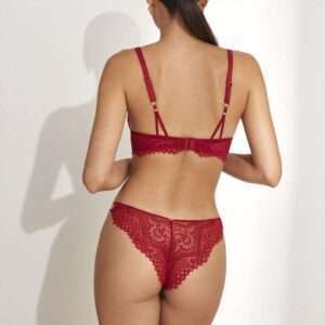 Vormgevende essentiële beha