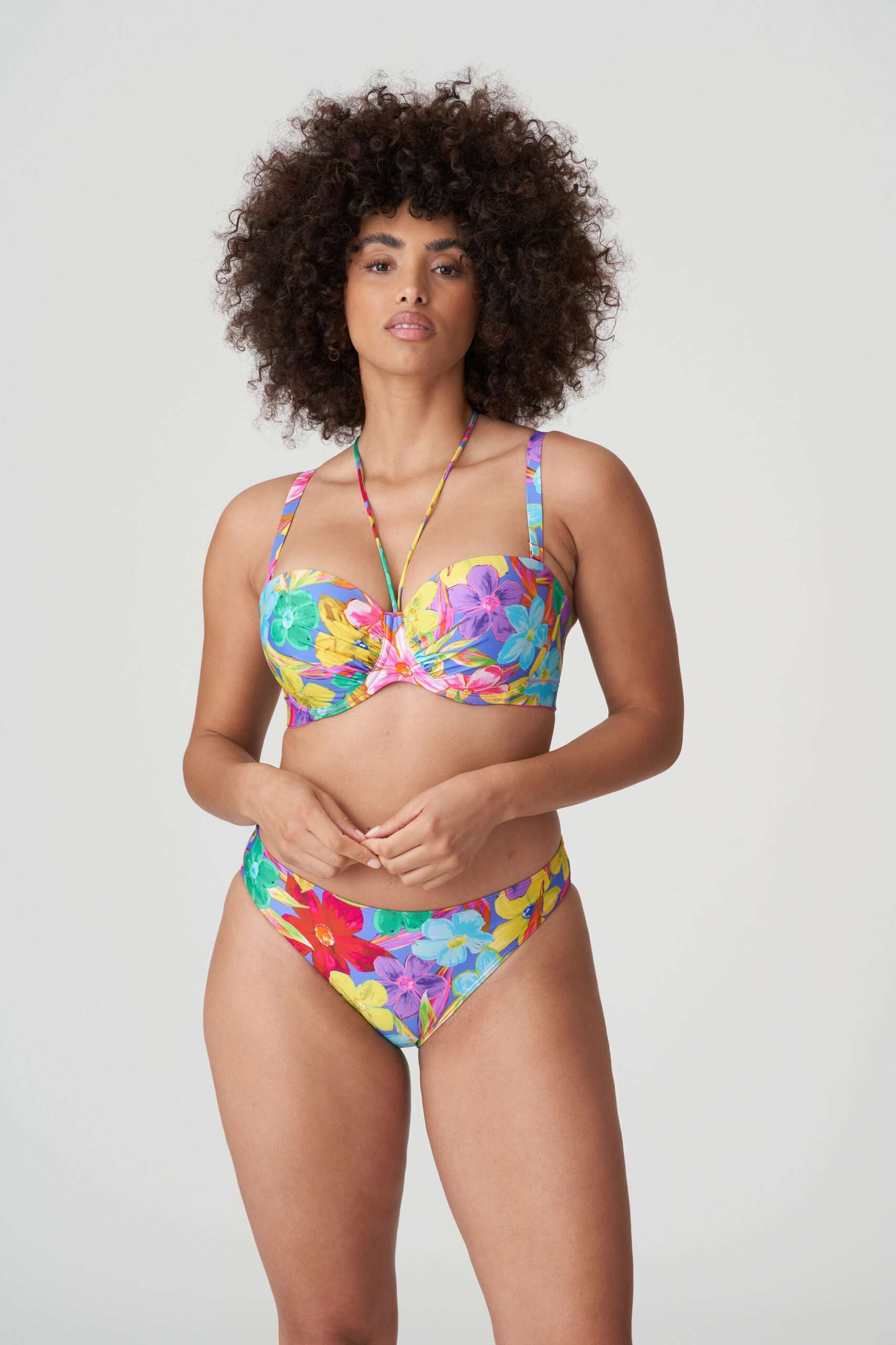 SAZAN Blue Bloom voorgevormde bikinit strapless >> enkel te koop in setje SAZAN Blue Bloom voorgevormde bikinit strapless >> enkel te koop in setje