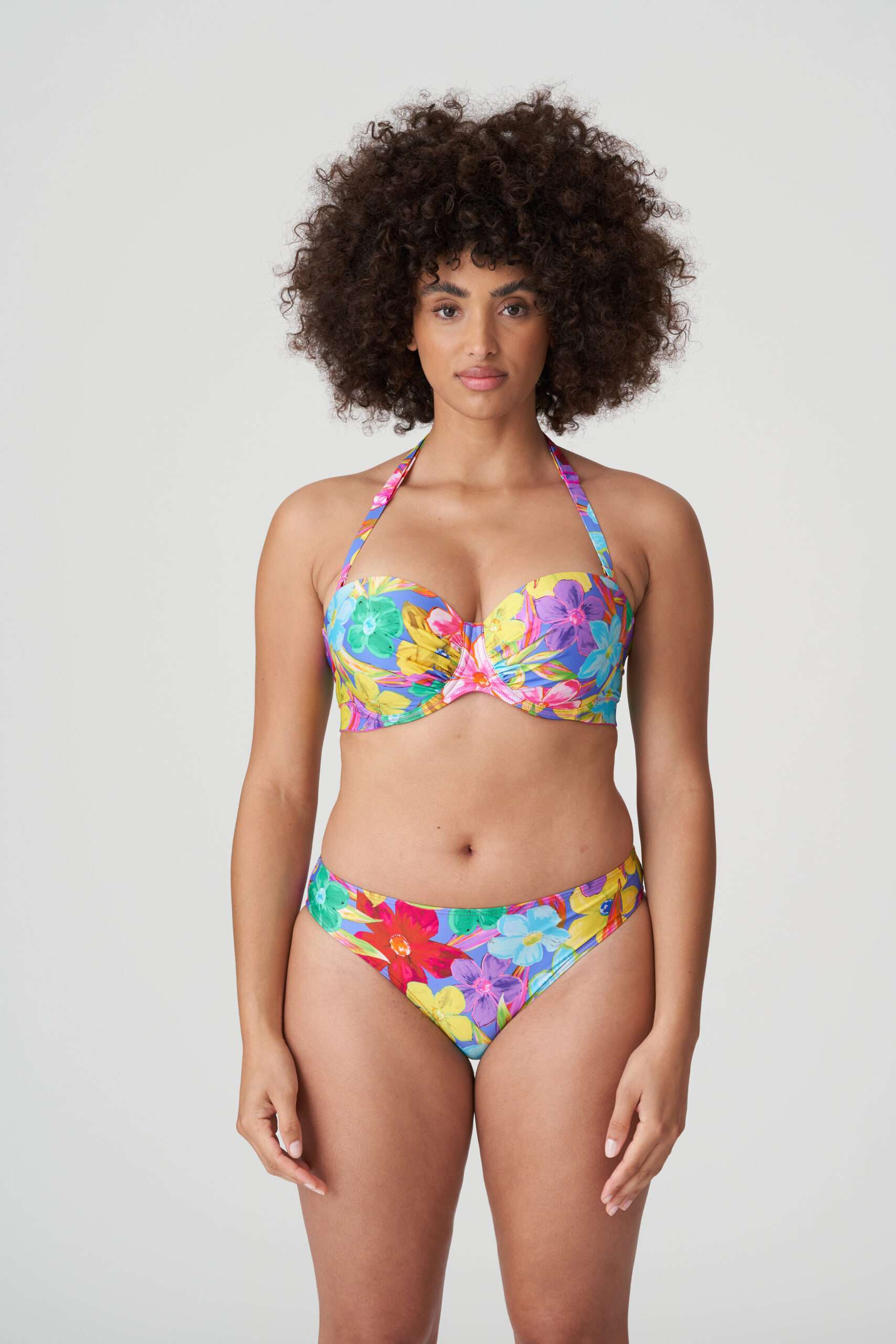 SAZAN Blue Bloom voorgevormde bikinit strapless >> enkel te koop in setje SAZAN Blue Bloom voorgevormde bikinit strapless >> enkel te koop in setje