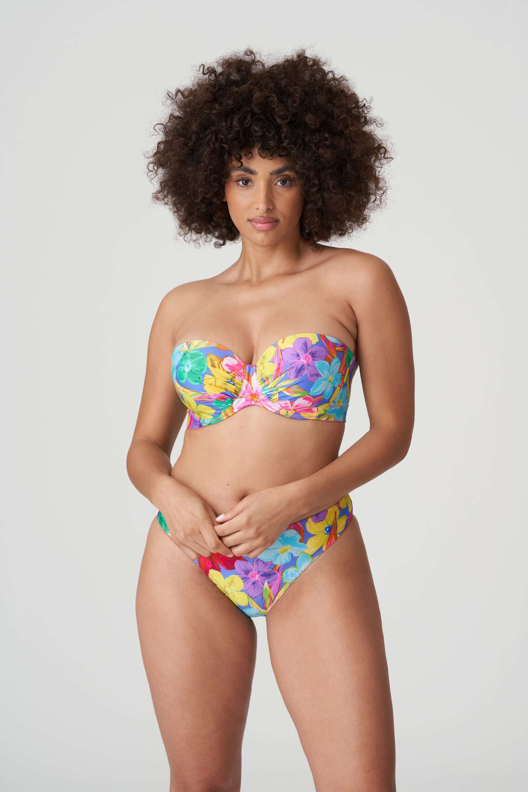 SAZAN Blue Bloom voorgevormde bikinit strapless >> enkel te koop in setje SAZAN Blue Bloom voorgevormde bikinit strapless >> enkel te koop in setje