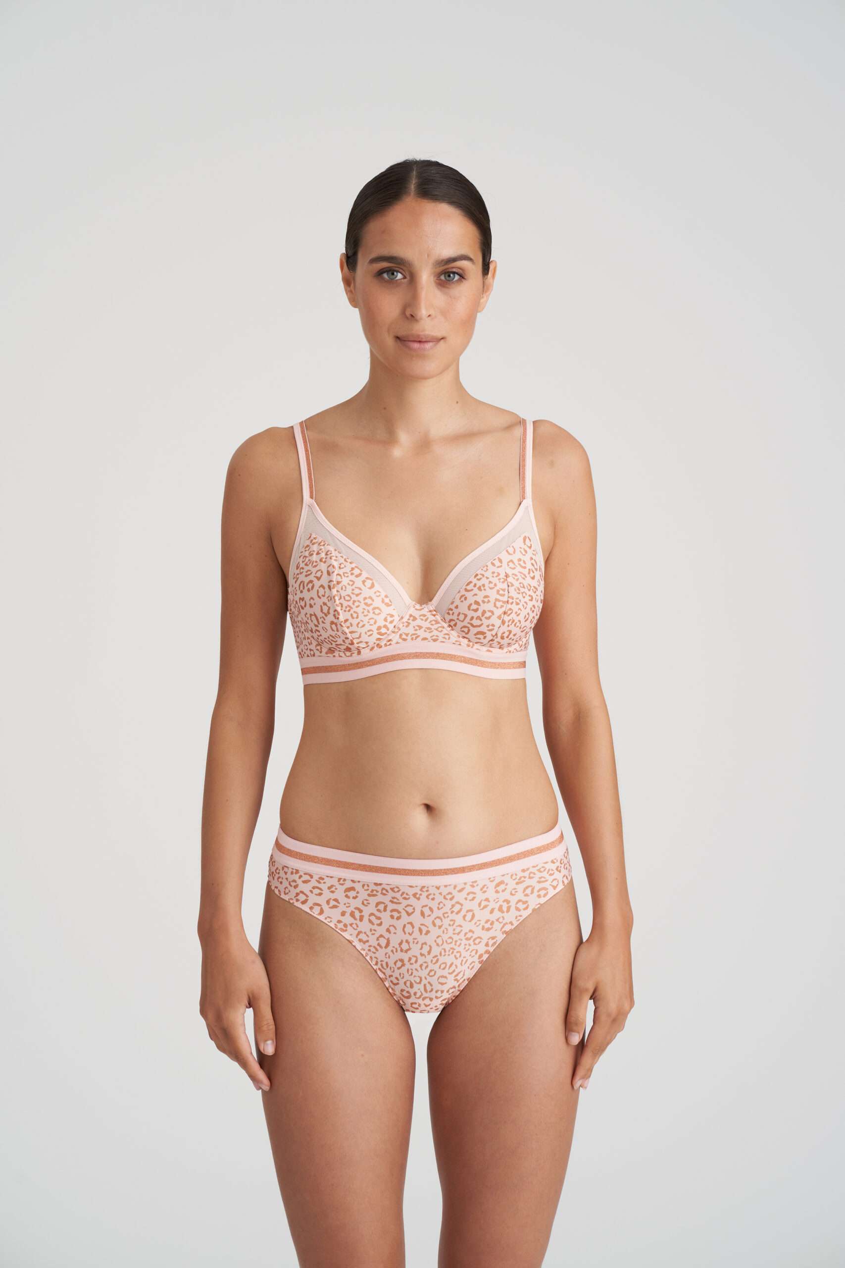 BENICIO Pearly Pink plunge bh longline BENICIO Pearly Pink plunge bh longline