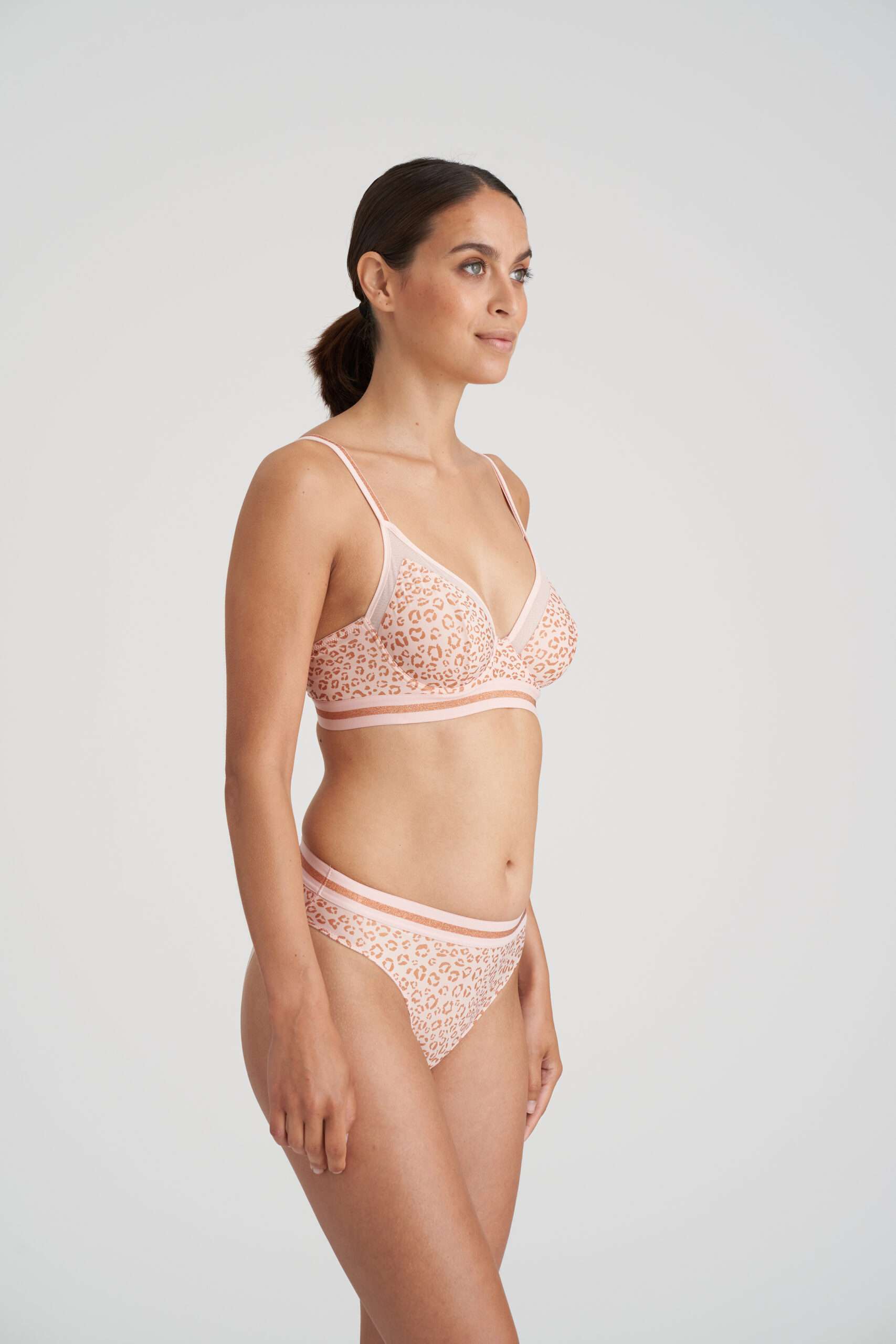 BENICIO Pearly Pink plunge bh longline BENICIO Pearly Pink plunge bh longline