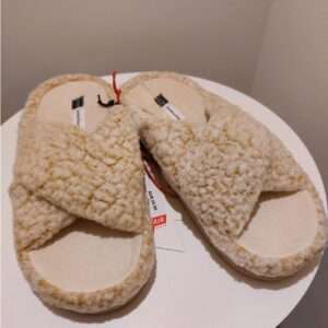 Lords x Lilies Pantoffels, gebroken wit