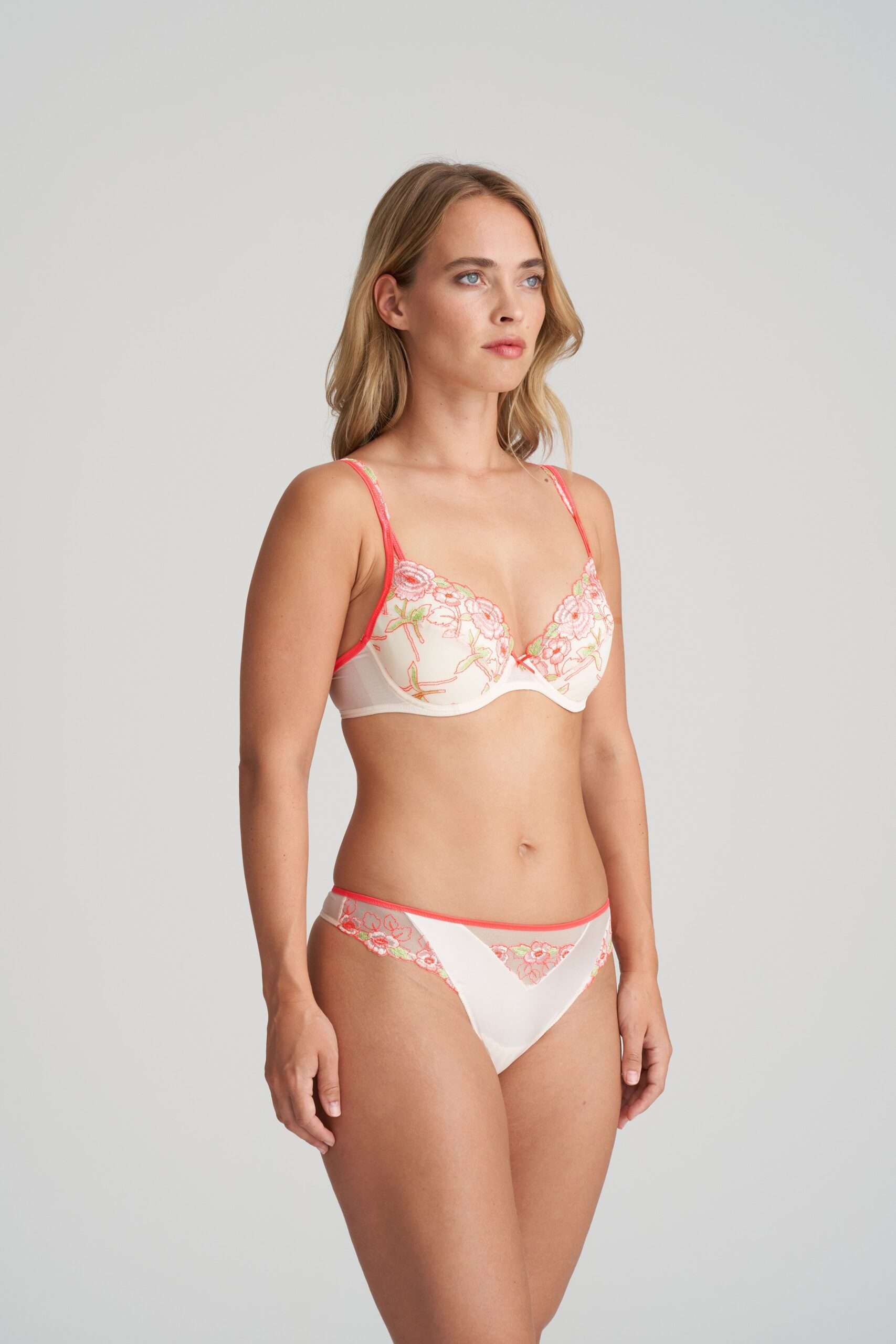 AYAMA fruit punch string