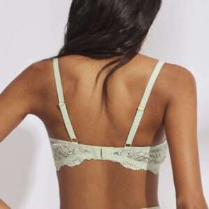 Moulding essential BH