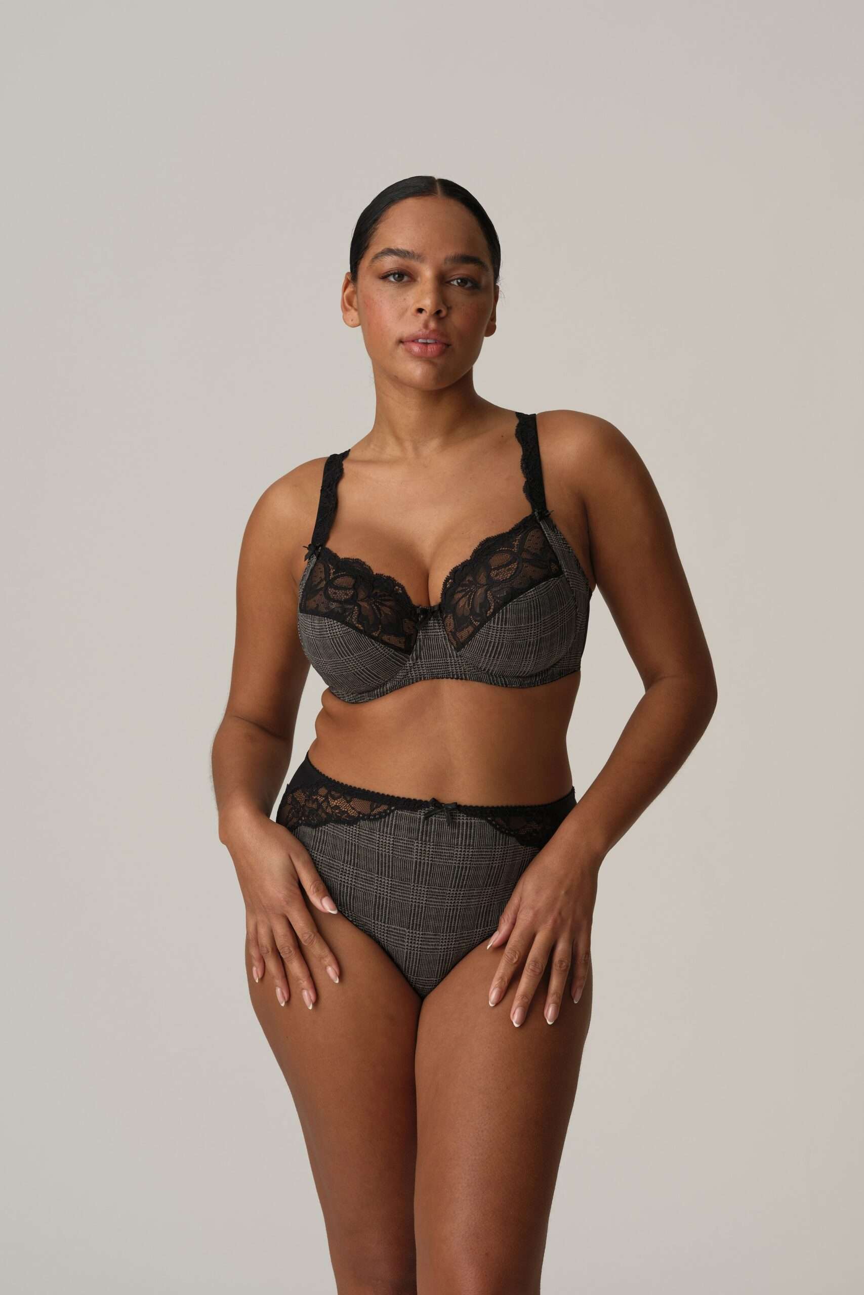 MADISON Black Tailor volle cup bh MADISON Black Tailor volle cup bh