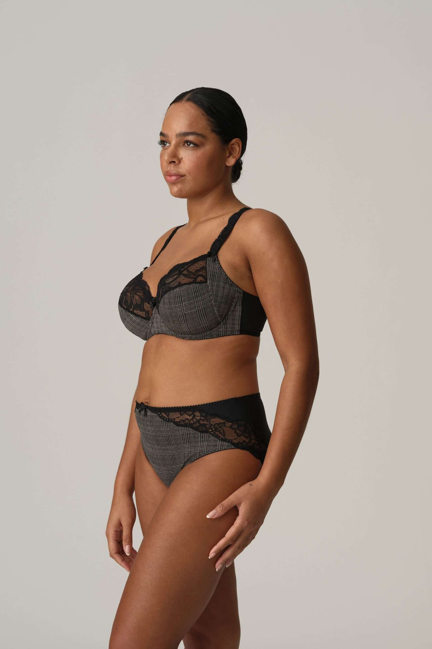 MADISON Black Tailor volle cup bh MADISON Black Tailor volle cup bh
