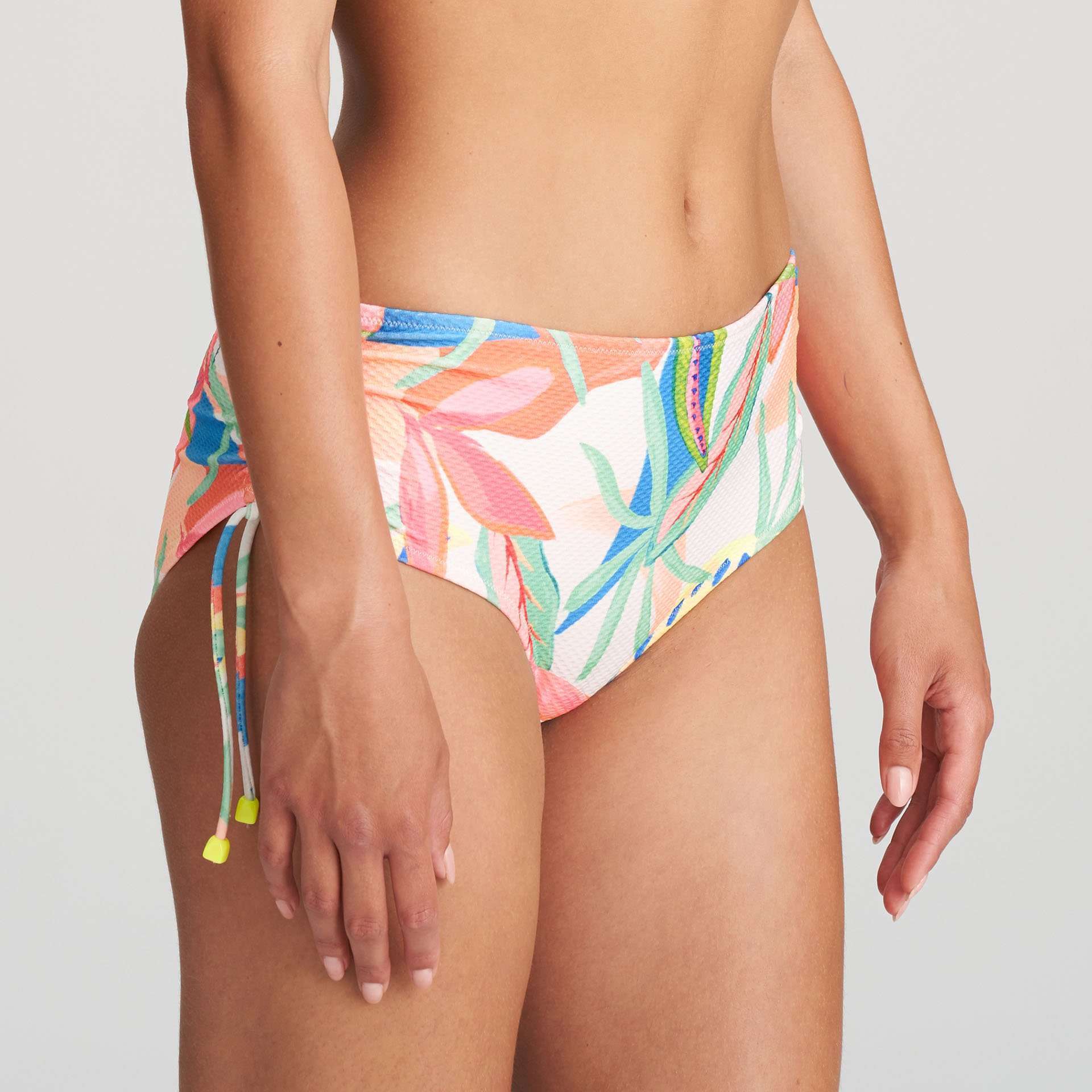 TARIFA Tropical blossom bikini tailleslip met koordjes LET OP >> enkel als setje te koop