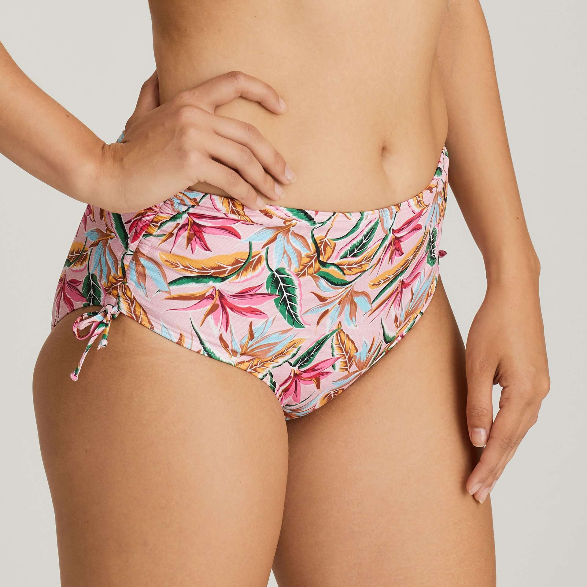 SIROCCO pink paradise bikini tailleslip met koordjes LET OP: enkel als setje te koop SIROCCO pink paradise bikini tailleslip met koordjes LET OP: enkel als setje te koop