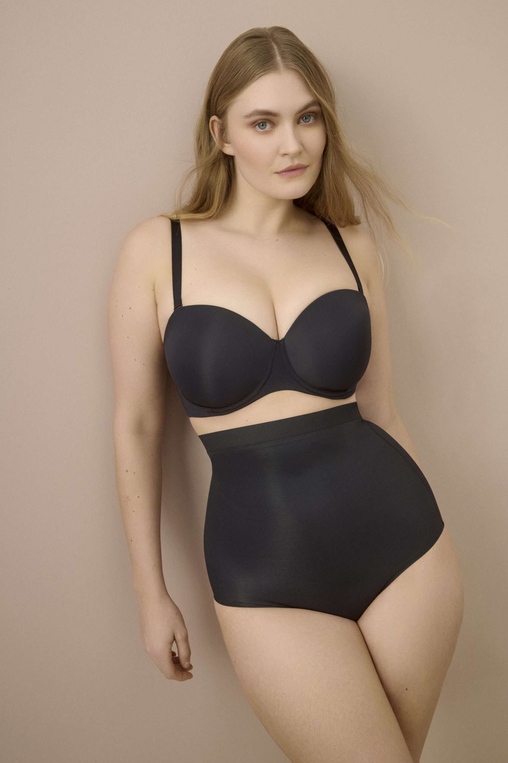 FIGURAS charbon mousse bh - strapless