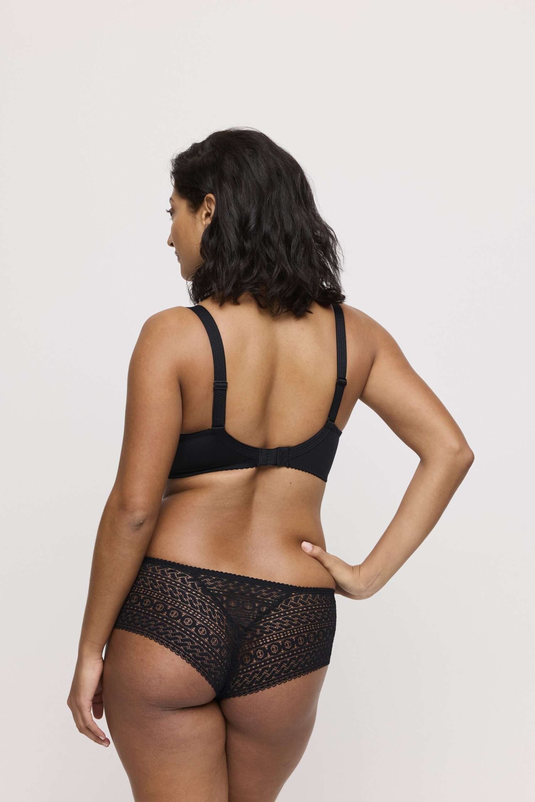 MONTARA Zwart luxe string MONTARA Zwart luxe string