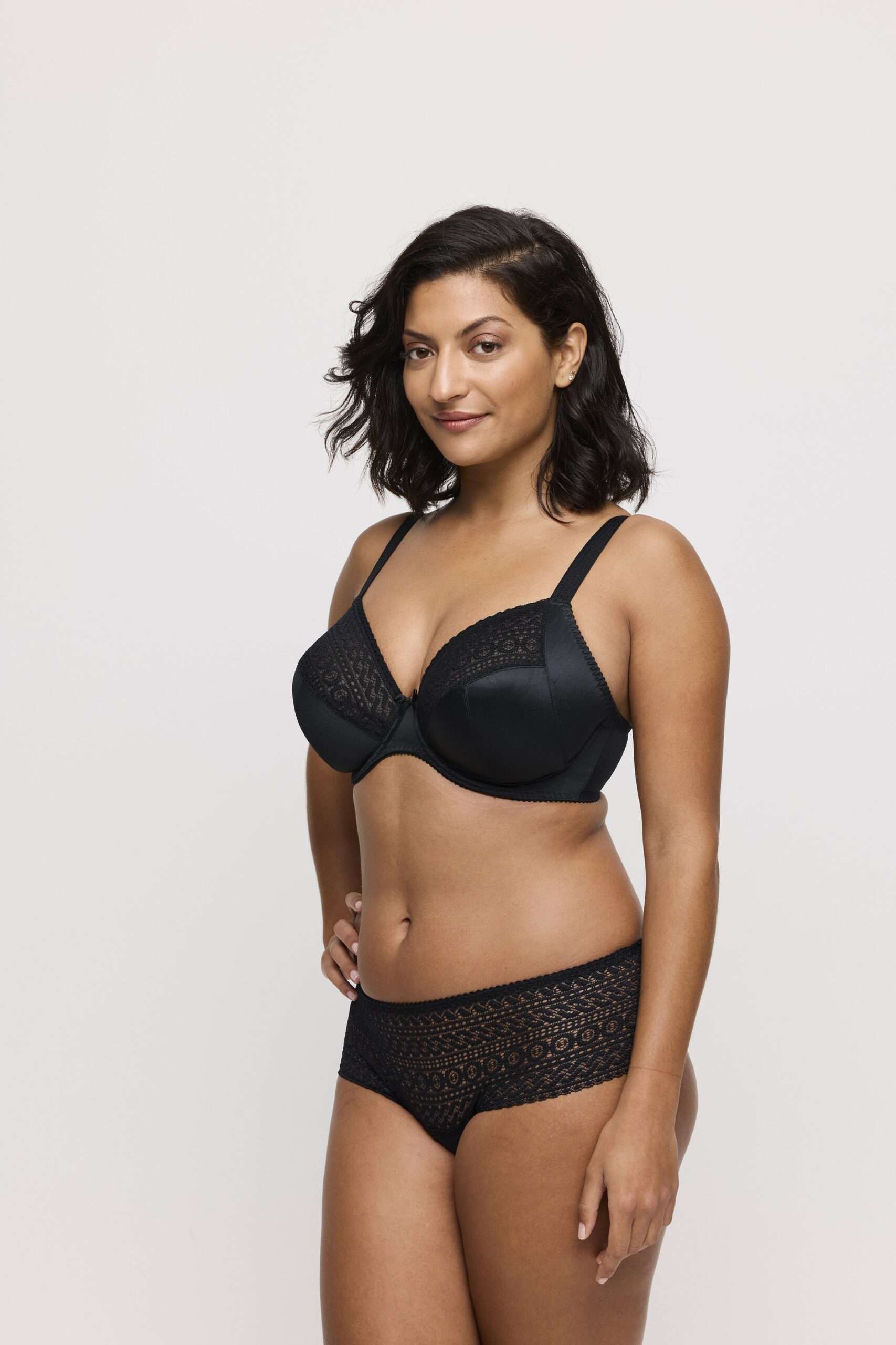 MONTARA Zwart luxe string MONTARA Zwart luxe string