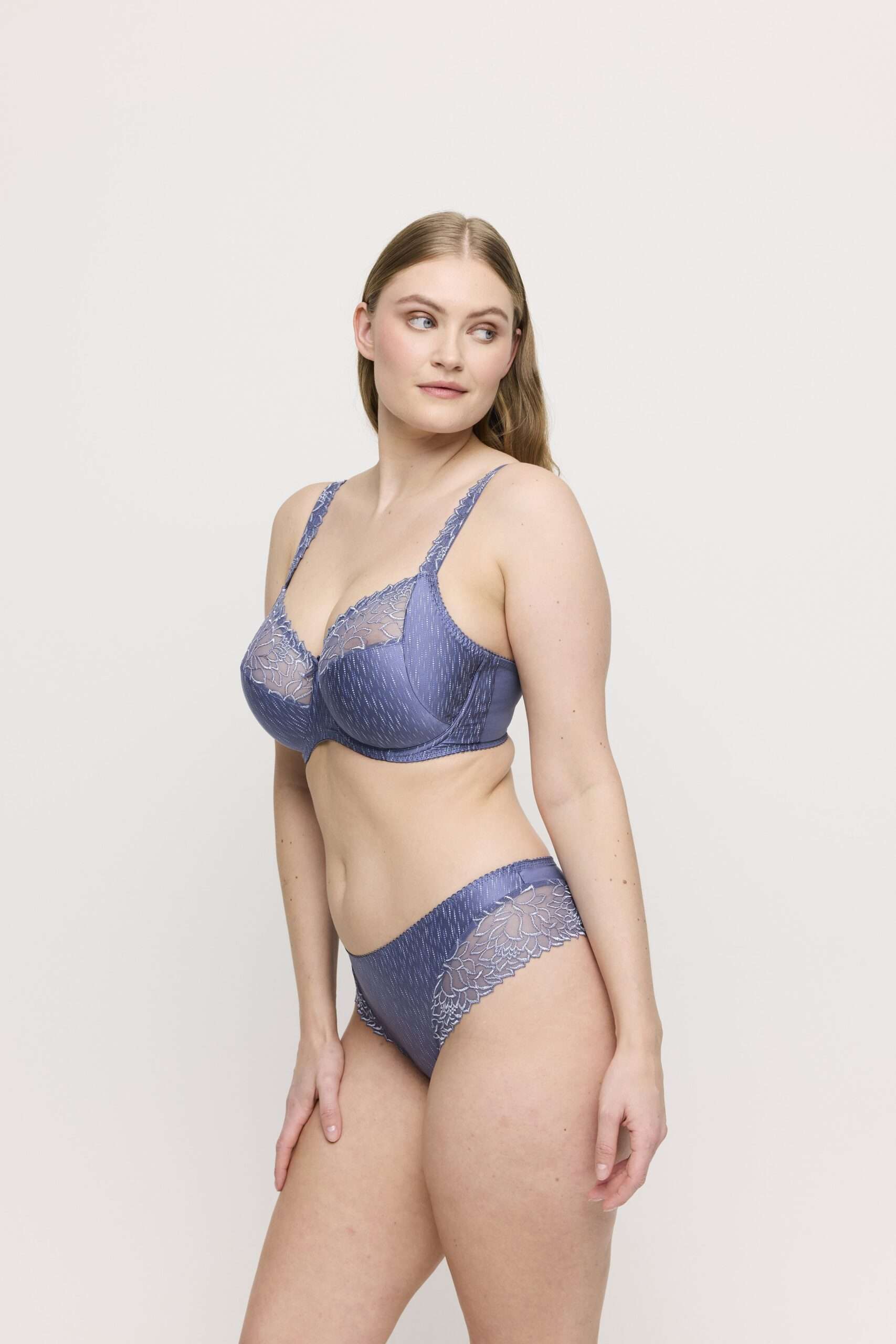 MONTERREY Nightshadow blue volle cup bh