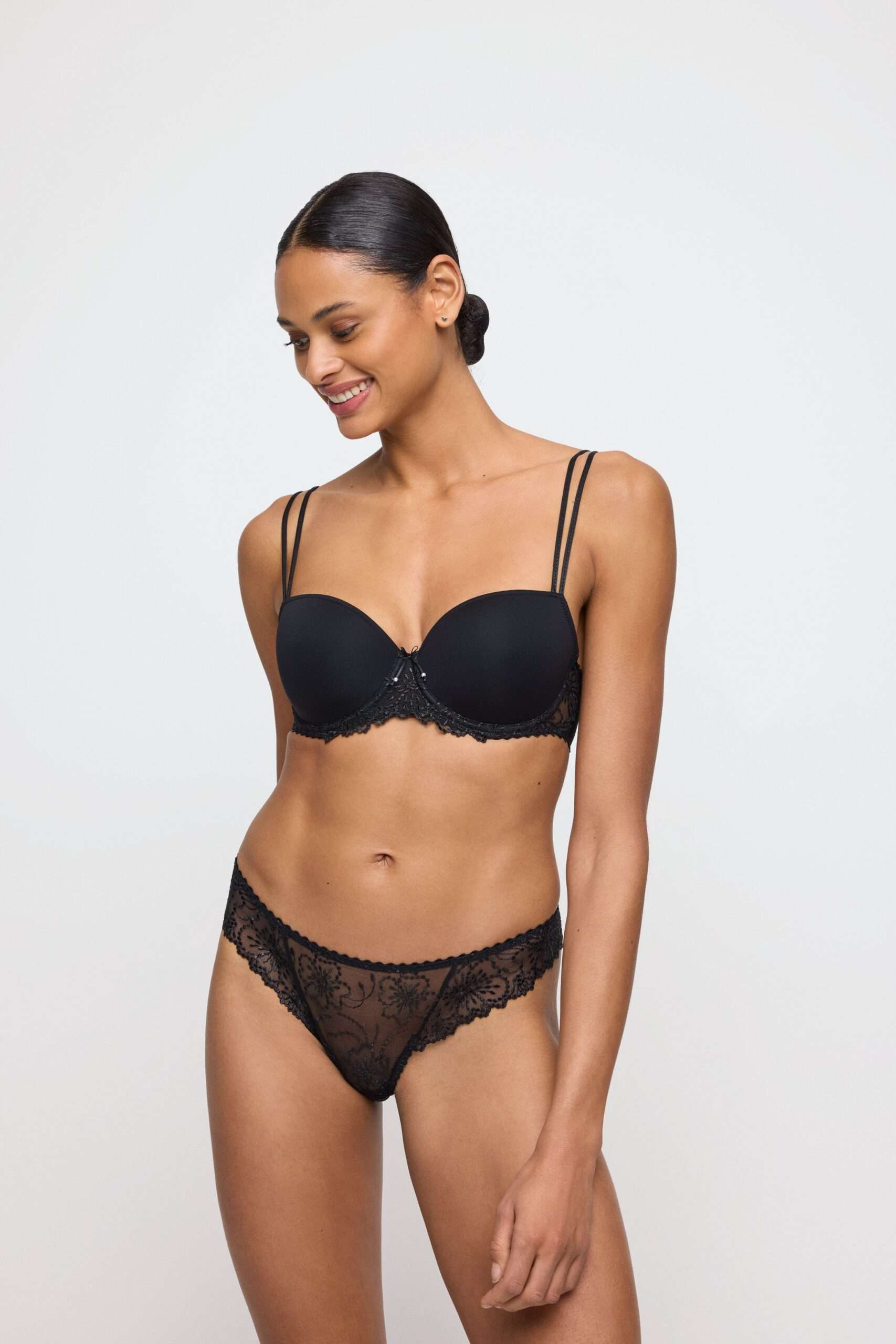 JANE zwart string JANE zwart string