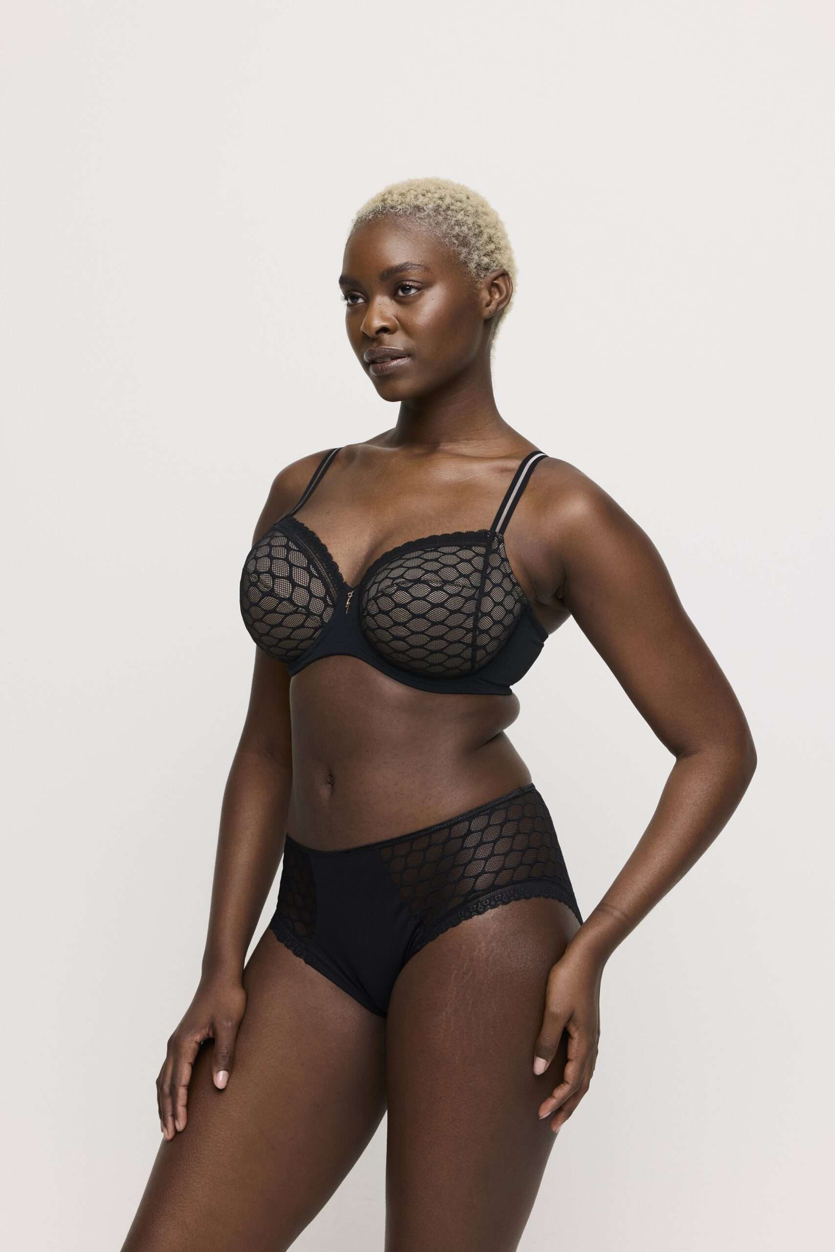 NAKO zwart volle cup bh