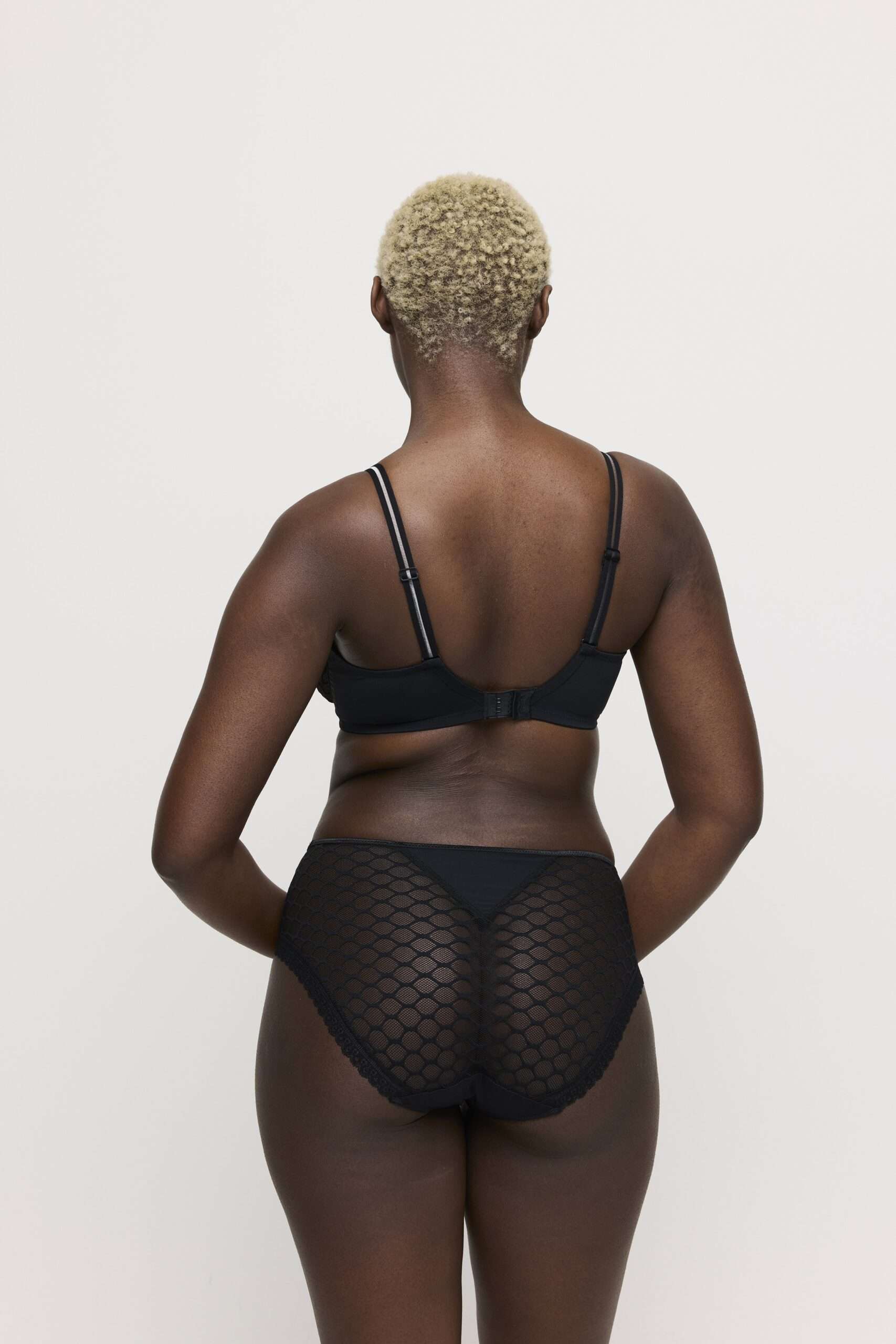 NAKO zwart volle cup bh