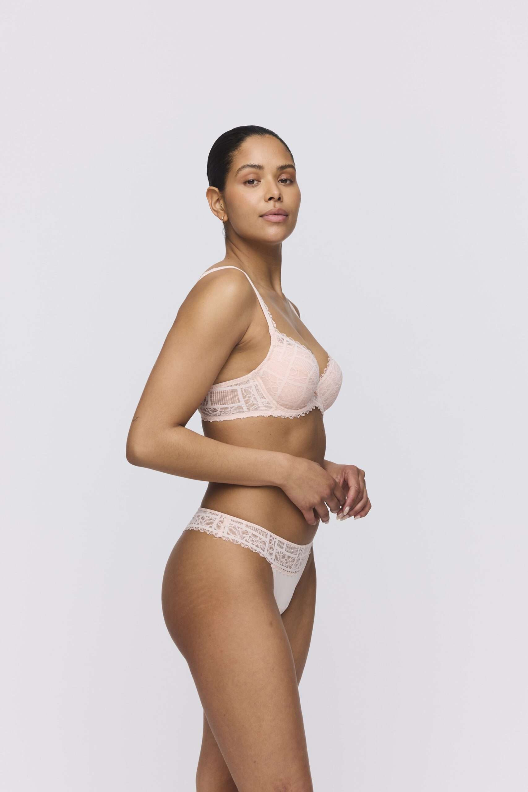 JADEI glossy pink string