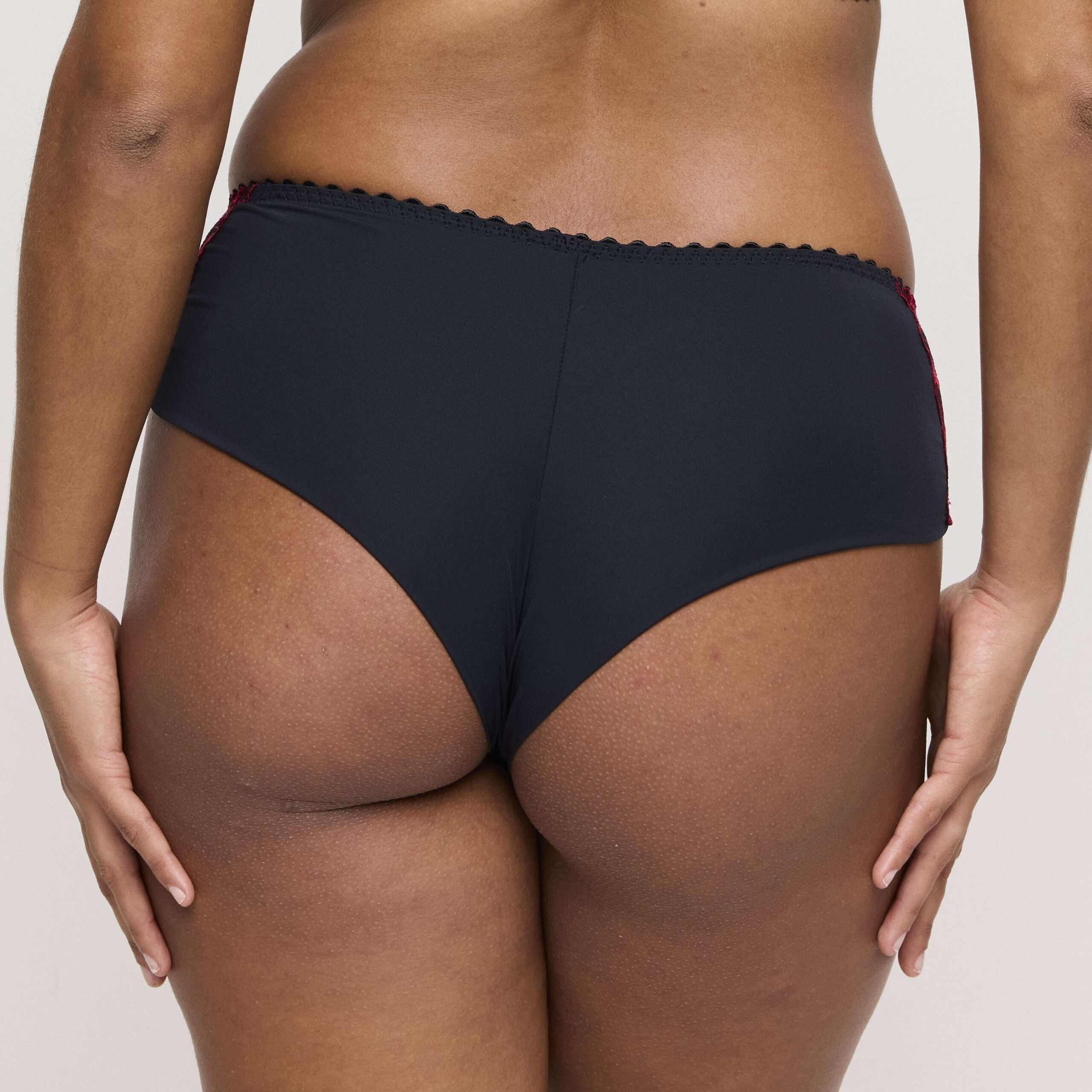 SPRINGDALE Black Rose luxe string