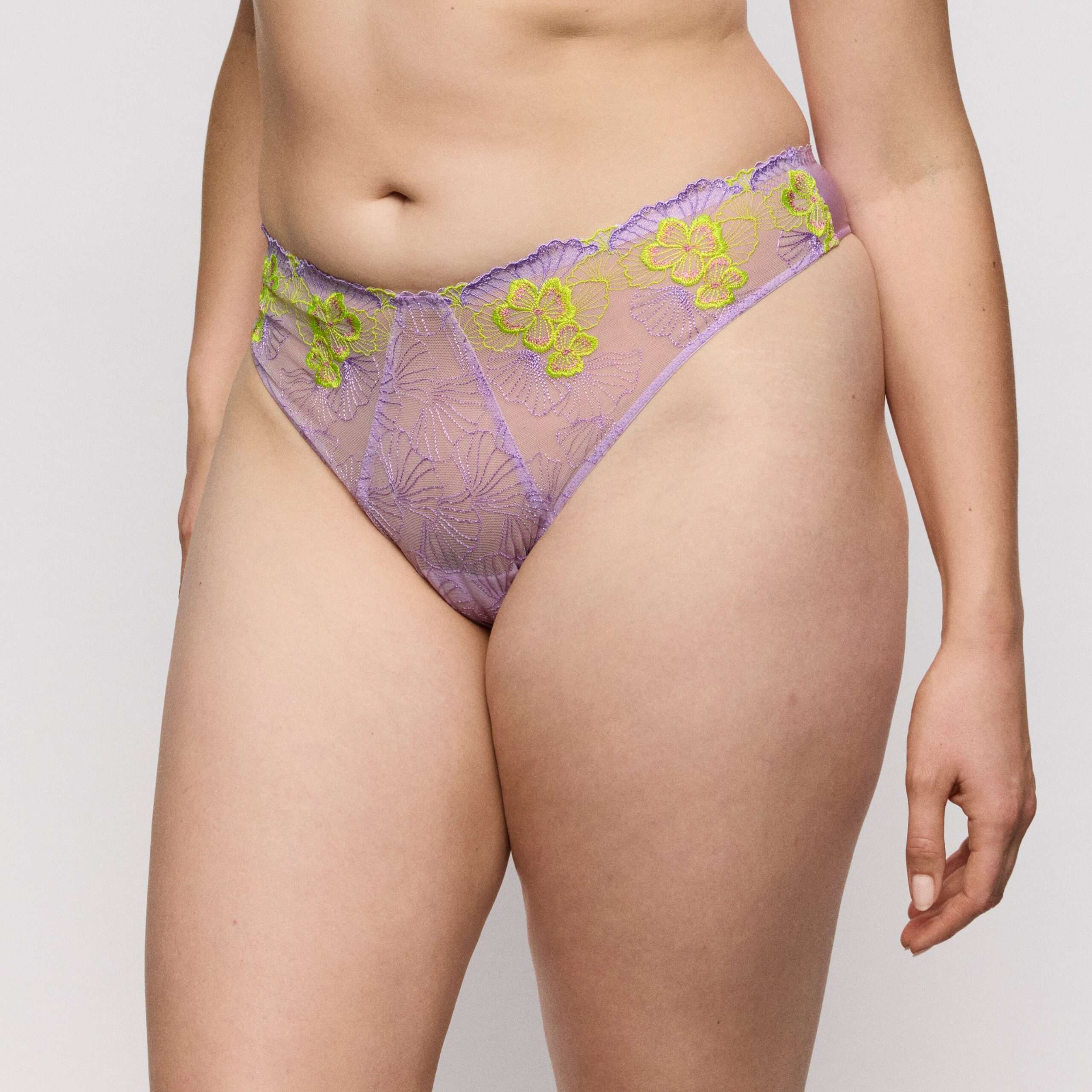 IXIA Wisteria string