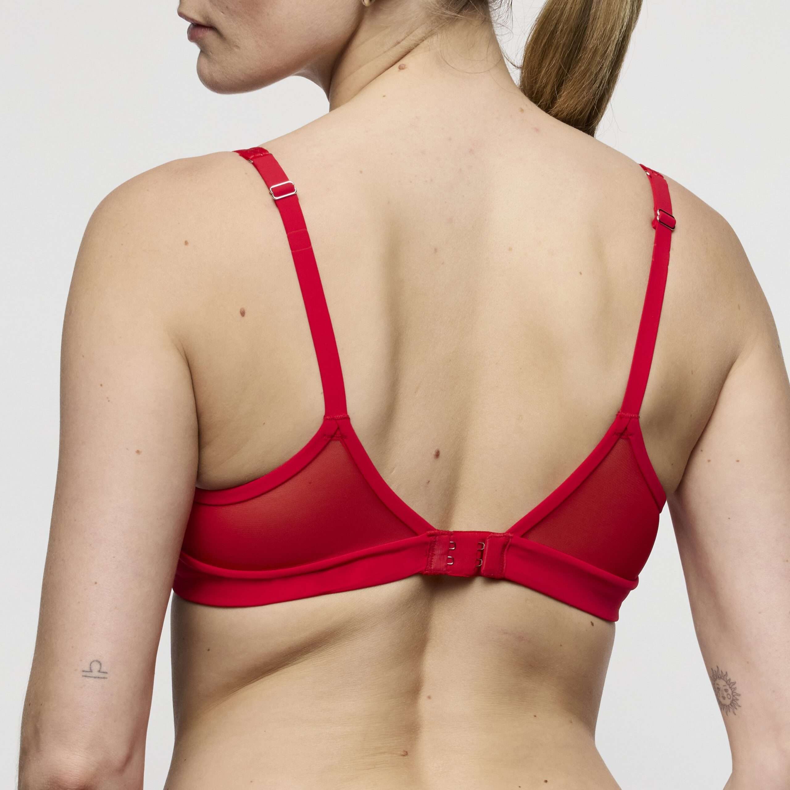 LOUIE true red voorgevormde balconette bh