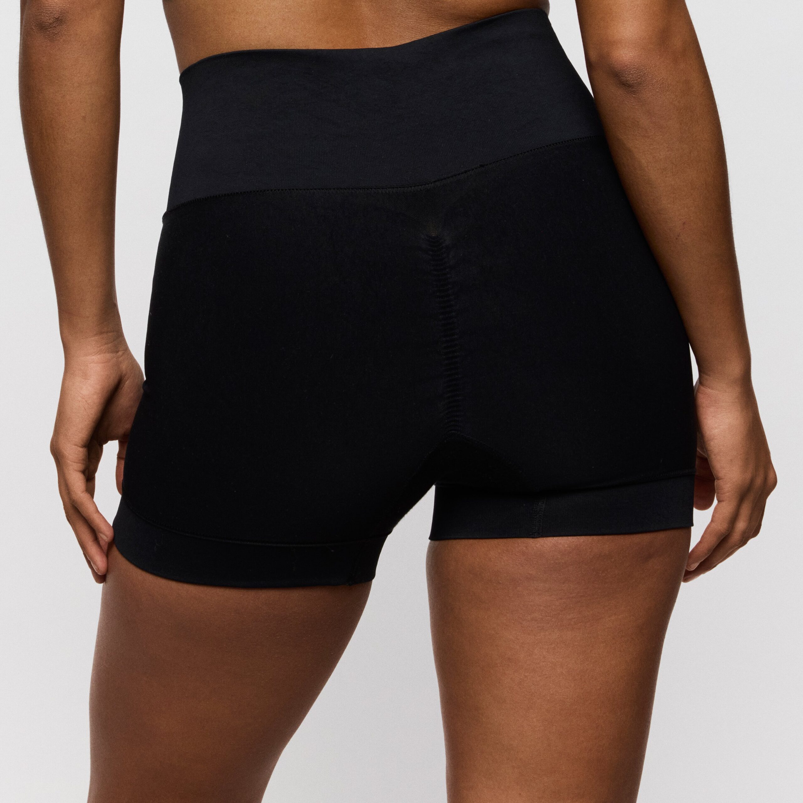 NUDDA zwart corrigerende shorts