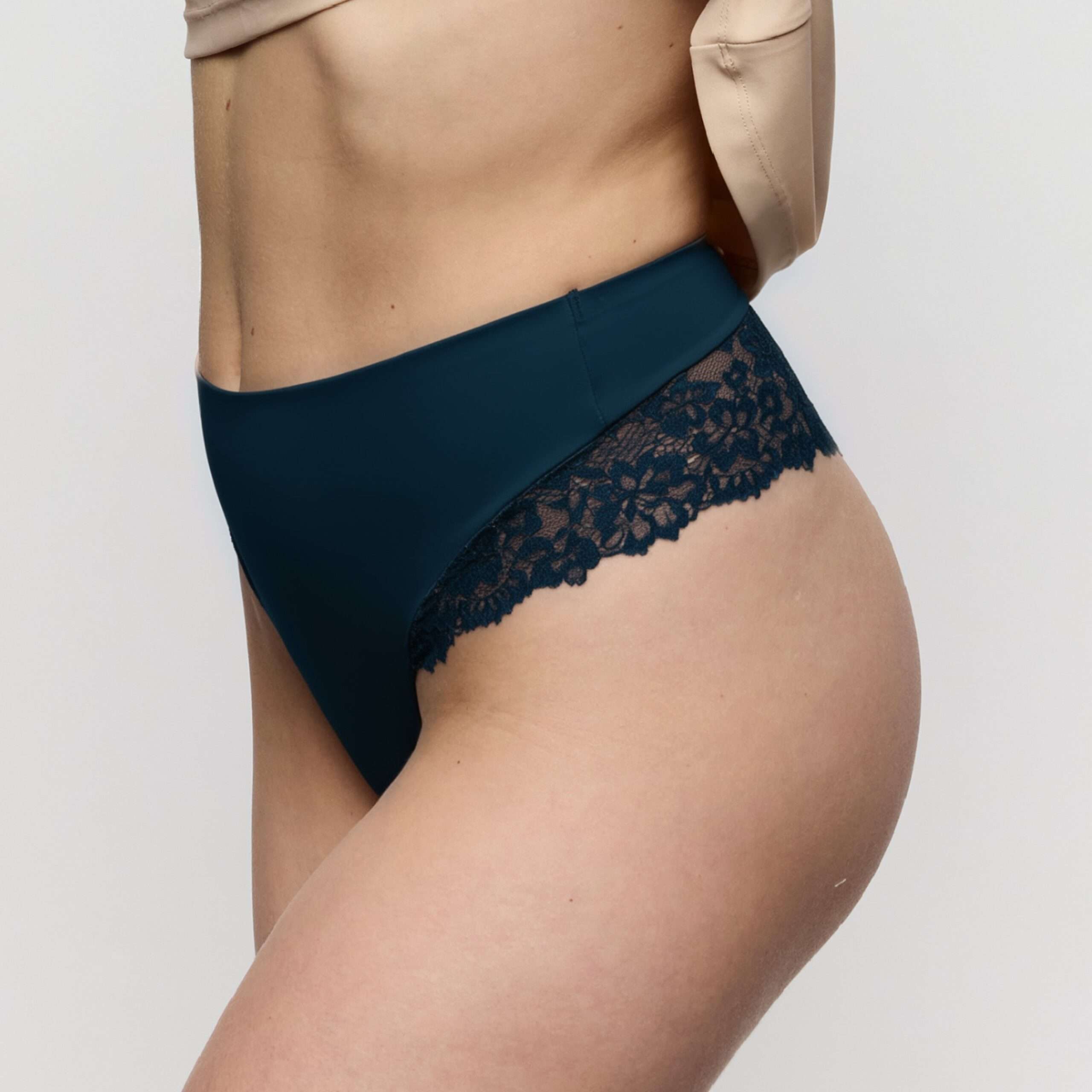 SOFT STUDIO velvet blue string
